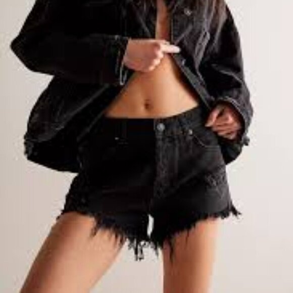 ✅ WE THE FREE BLACK DENIM FRAYED BUTTON FLY FRONT SHORTS WIDE LEG SIZE 25 - Picture 1 of 11